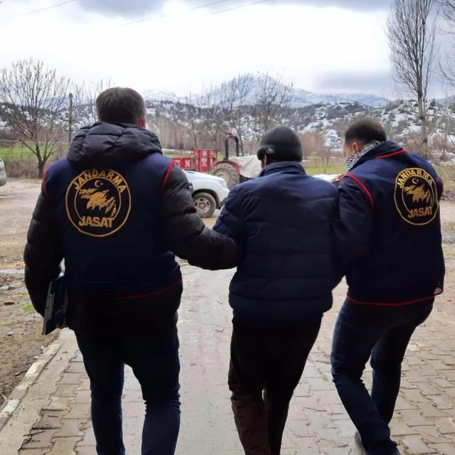 Diyarbakır'da kızını öldürme suçundan aranan zanlı tutuklandı