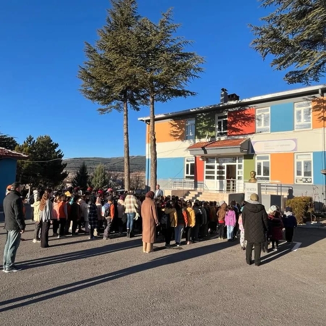 Depremde hayatını kaybedenler Hüyük'te anıldı