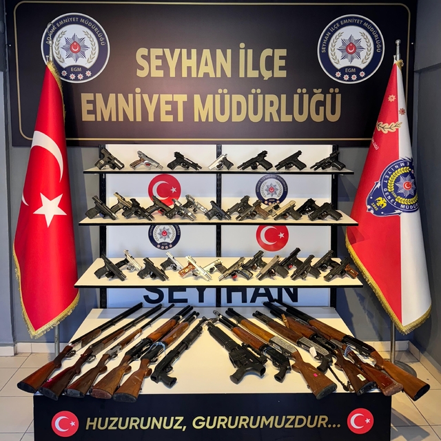 Adana'da operasyon ve denetimlerde 50 ruhsatsız silah ele geçirildi
