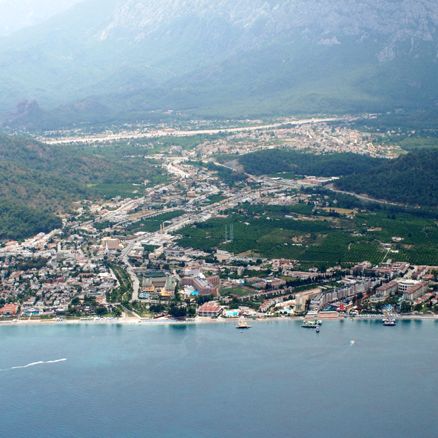 Kemer'in nüfusu 50 bine yaklaştı