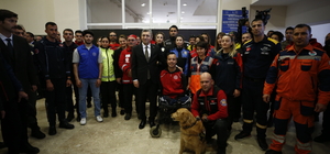 Antalya'da depremde hayatını kaybedenler için anma töreni düzenlendi