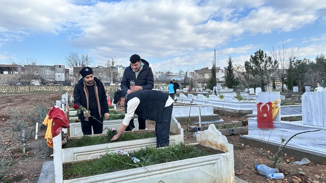 Kahta'da depremde hayatını kaybedenler için anma programı düzenlendi