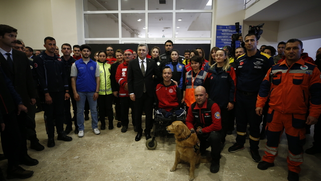 Antalya'da depremde hayatını kaybedenler için anma töreni düzenlendi