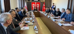 Vali Arslan, arama kurtarma ekipleriyle bir araya geldi