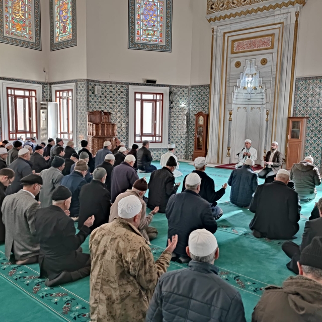 Depremlerde hayatını kaybedenler için Tosya'da mevlit okutuldu