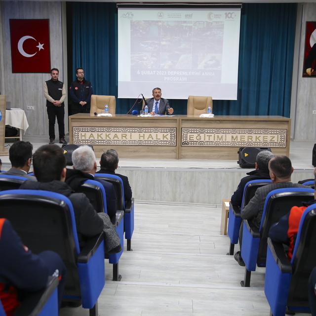 Hakkari'de kentin depremselliği konuşuldu