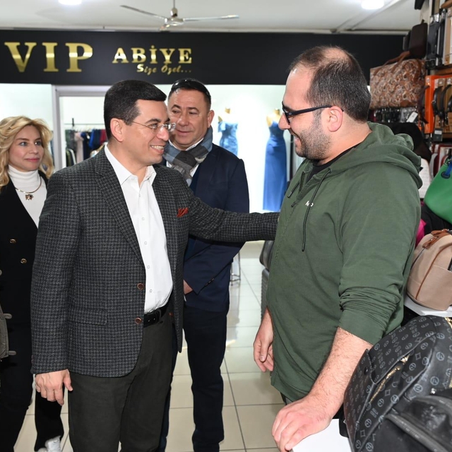 Tütüncü, Muratpaşa'da esnafı ziyaret etti