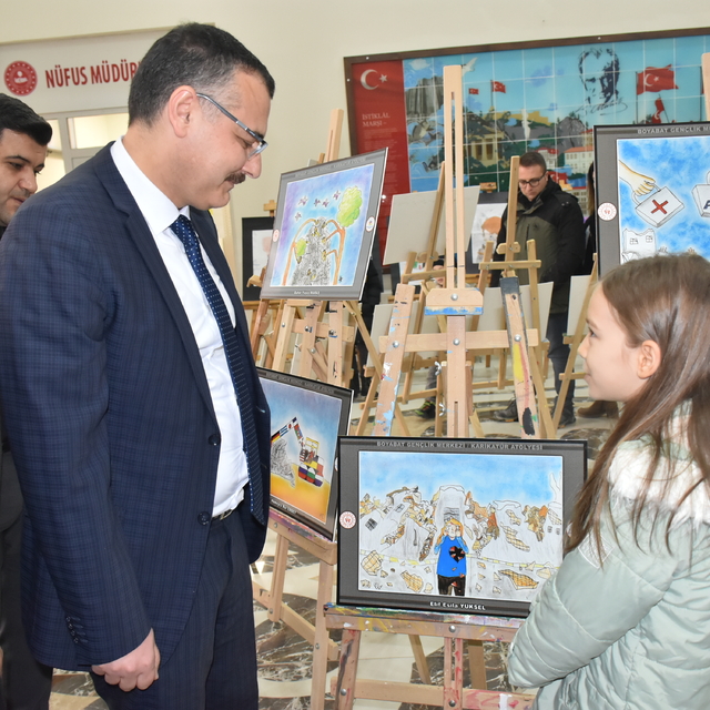 Boyabat'ta "Deprem ve Kudüs" konulu karikatür ve resim sergisi açıldı