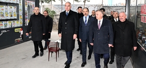 Bakan Ersoy, Malatya'da geçici iş yerlerindeki esnafı ziyaret etti