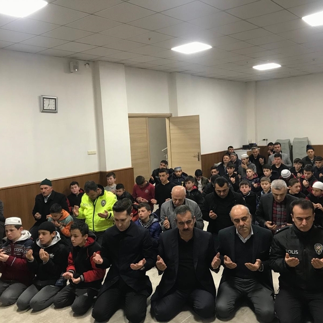 Samsun'da depremde hayatını kaybedenler için anma programları düzenlendi