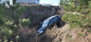Kırklareli'nde şarampole devrilen otomobildeki 3 kişi yaralandı