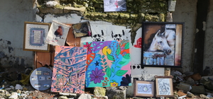 Hatay'da sanatçılar yıkıntıların arasında eserlerini sergiledi