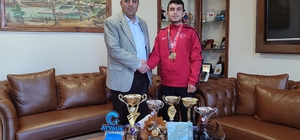 Atlet Okan Yumuk'tan Silifke Kaymakamı Aslaner'e ziyaret