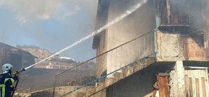 Adana'da müstakil evde çıkan yangın hasara neden oldu