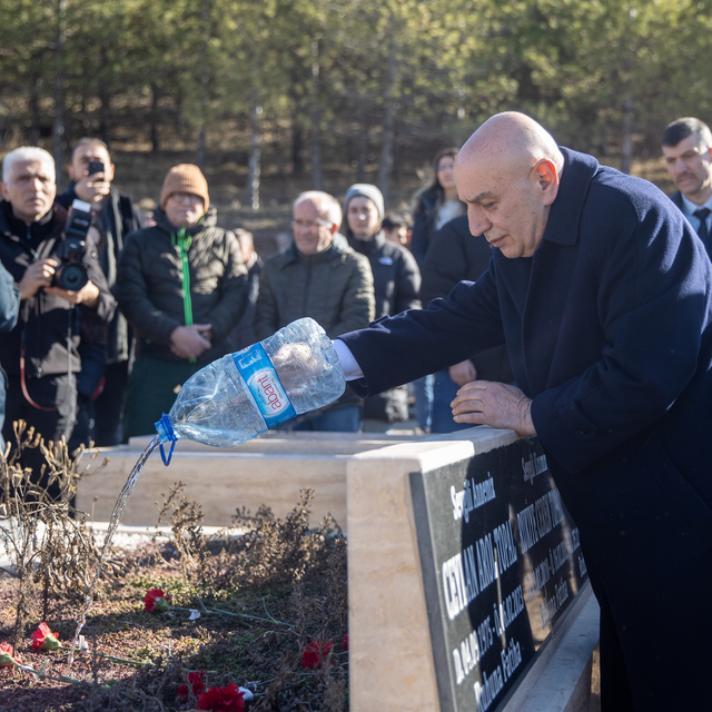 Cumhur İttifakı ABB Başkan adayı Altınok'tan depremzedelere ziyaret: