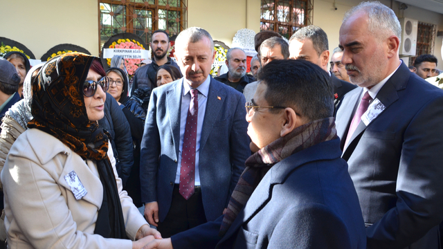 "Devlet sporcusu" unvanlı başpehlivan Aydın Demir, son yolculuğuna uğurlandı