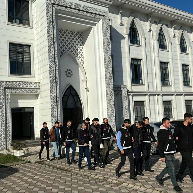 Esnafa silah zoruyla senet imzalatan 4 şüpheli tutuklandı