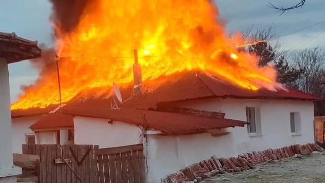 Amasya'da tek katlı ev, yangında kullanılamaz hale geldi