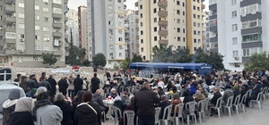 Adana'da, depremlerde hayatını kaybedenler anıldı