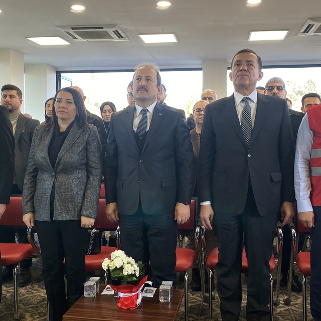 Mersin'de 6 Şubat depremlerinde hayatını kaybedenler anıldı