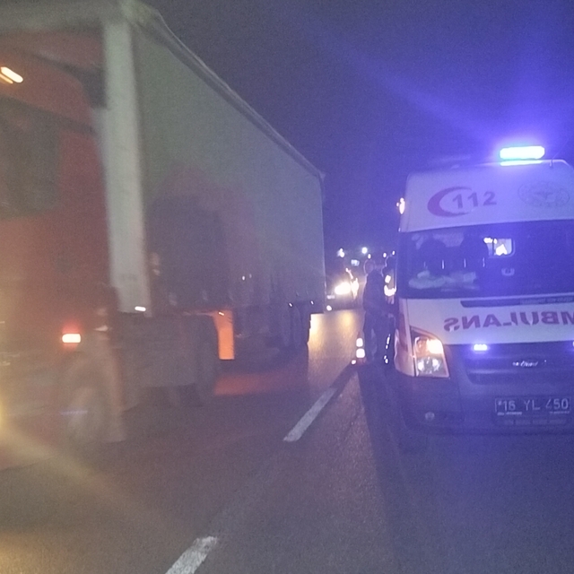 Sürücüsünün kontrolünden çıkan motosiklet devrildi; 2 yaralı