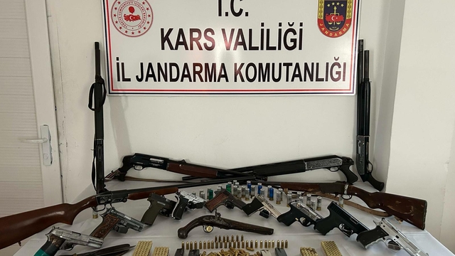 Kars´ta silah kaçakçılarına operasyon: 9 gözaltı