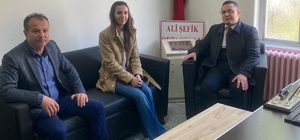 Akhisar İlçe Milli Eğitim Müdürü Süleyman Erdem, depremzede öğretmenleri zi...