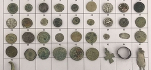 Mersin'de 42 sikke ve 4 obje ele geçirildi 