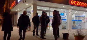 Yeşil reçeteli ilaç almak için eczacıyı tehdit edip, polislere saldırdı