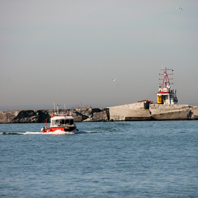 Zonguldak'ta batan geminin kayıp 7 personelini arama çalışmaları devam ediy...
