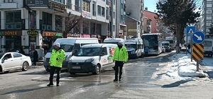 Bitlis'te şüpheli valiz fünye ile patlatıldı
