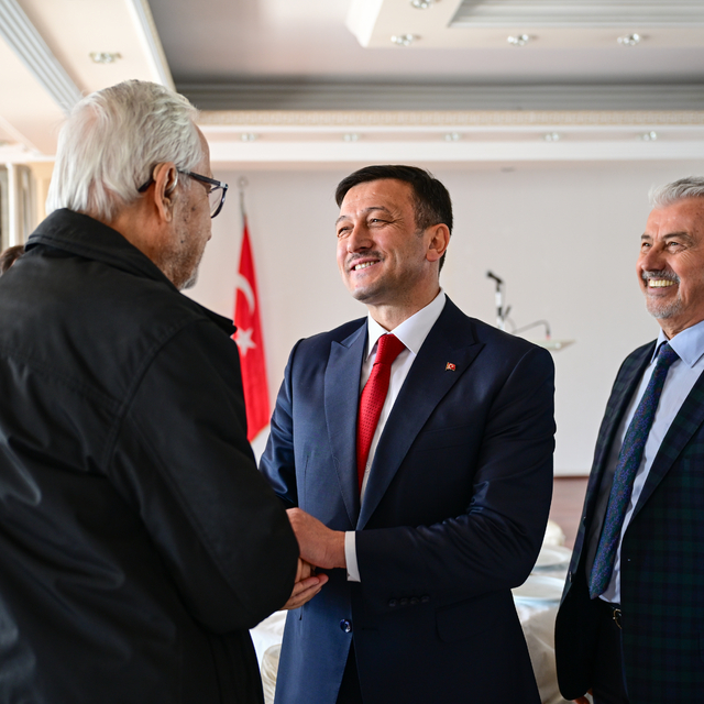 İzmir Büyükşehir Belediye Başkan adayı Dağ, sanayi esnafıyla bir araya geld...