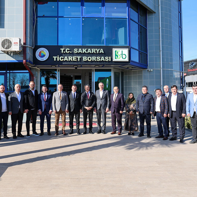 Büyükşehir Belediye Başkan adayı Alemdar, Sakarya Ticaret Borsasını ziyaret...