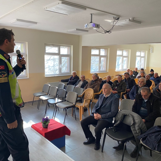 Mudurnu'da servis şoförlerine güvenli sürüş eğitimi verildi