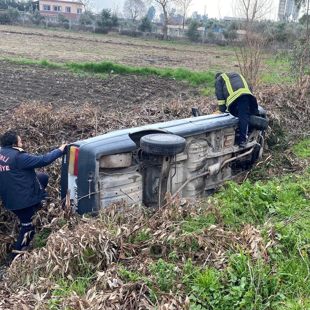 Osmaniye'de devrilen otomobilin sürücüsü yaralandı