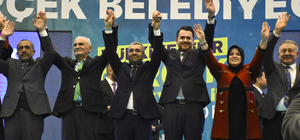 AK Parti'li Yılmaz, Van'da ilçe belediye başkan adayları tanıtım töreninde konuştu: