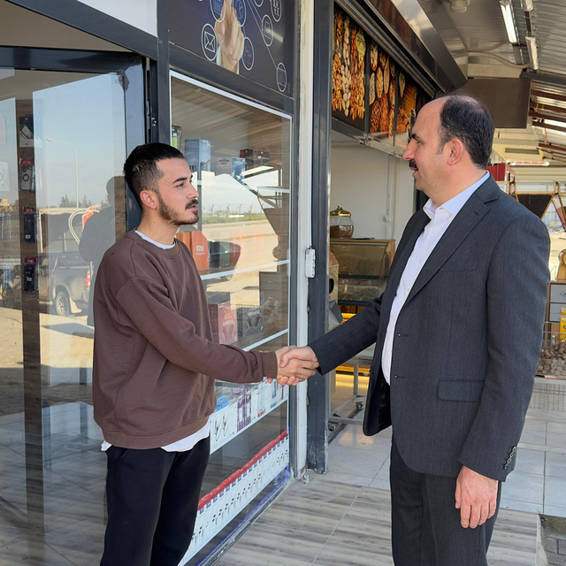 Büyükşehir Belediye Başkanı Altay, Hatay'da depremzedelerle buluştu