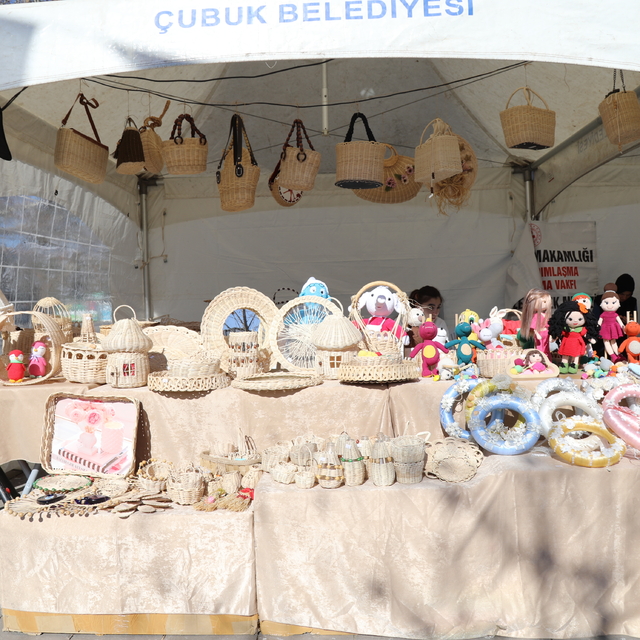 Çubuk'ta kadınlar el emeği göz nuru ürünlerini sergiledi