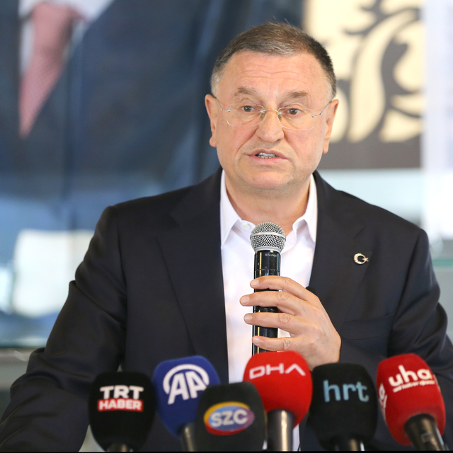 Hatay Büyükşehir Belediye Başkanı Savaş'tan adaylığına ilişkin açıklama: