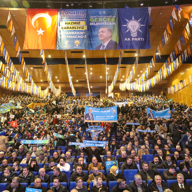 Diyarbakır'da AK Parti Aday Tanıtım Toplantısı düzenlendi