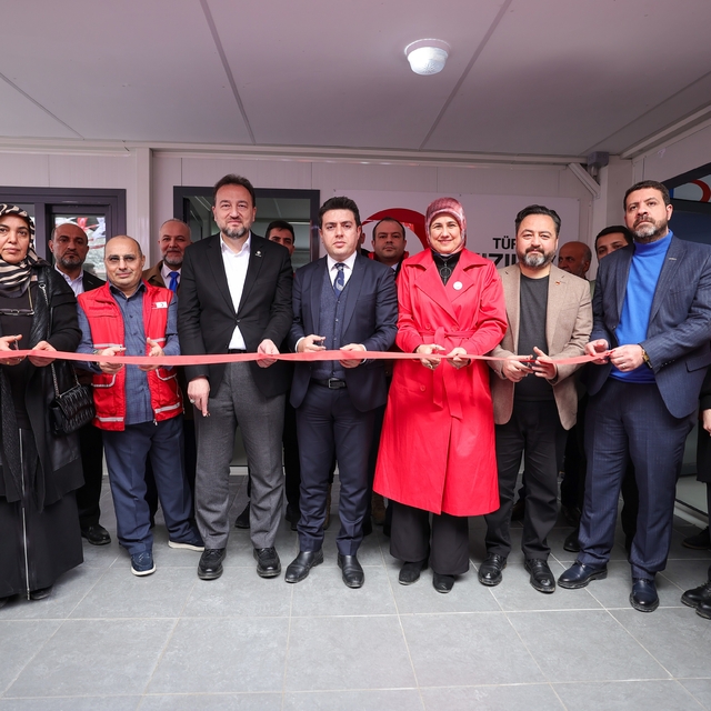 Türk Kızılay depremin merkezi Elbistan'a 100. Yıl Kütüphanesi açtı