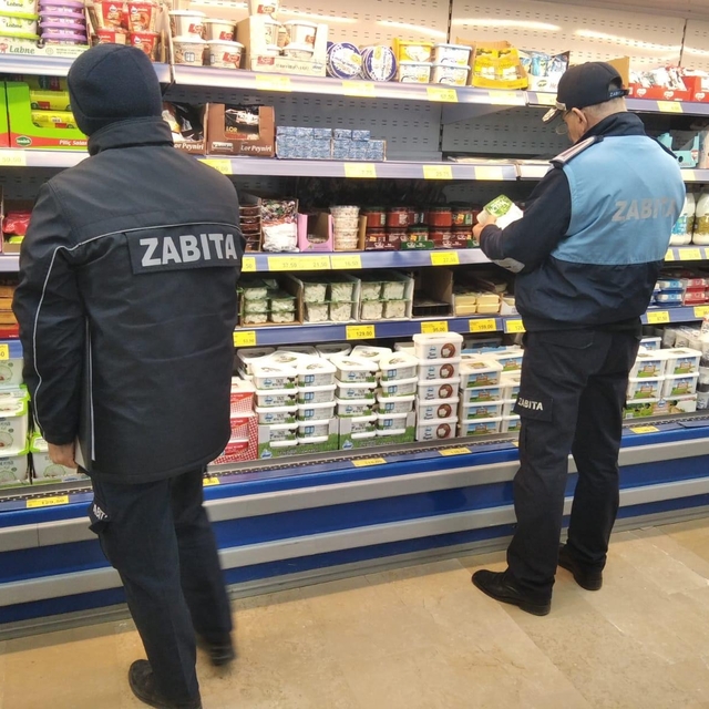 Gerze ilçesinde marketlerde fahiş fiyat denetimi yapıldı