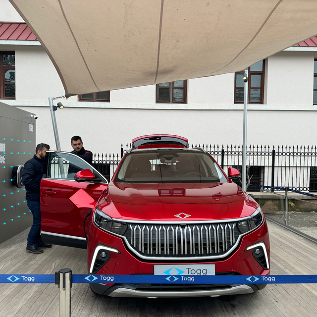 Türkiye'nin yerli otomobili Togg, Tunceli'de tanıtıldı