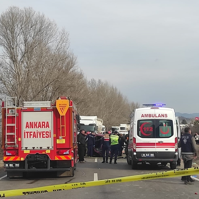 Nallıhan'daki trafik kazasında 3 kişi öldü, 3 kişi yaralandı