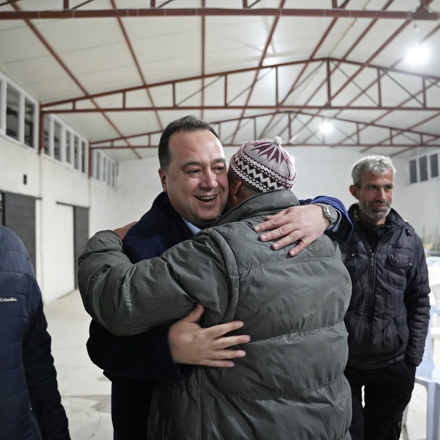 CHP'nin Akhisar Belediye Başkanı adayı Dutlulu, seçim çalışmalarını sürdürü...