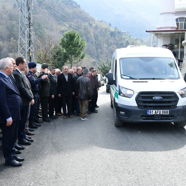 Kıbrıs gazisi Ahmet Kırcı, Trabzon'da son yolculuğuna uğurlandı