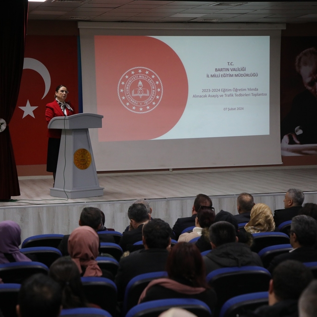 Bartın'da eğitim-öğretimin ikinci yarıyılı asayiş ve trafik tedbirleri topl...