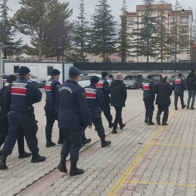 Konya'da TMO'ya ait depolardan buğday çalınmasıyla ilgili 2 zanlı tutukland...