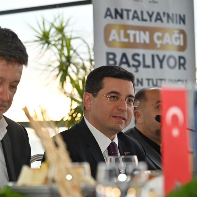 Tütüncü: "Antalya'yı altın çağına ulaştıracak projelerle geliyoruz"