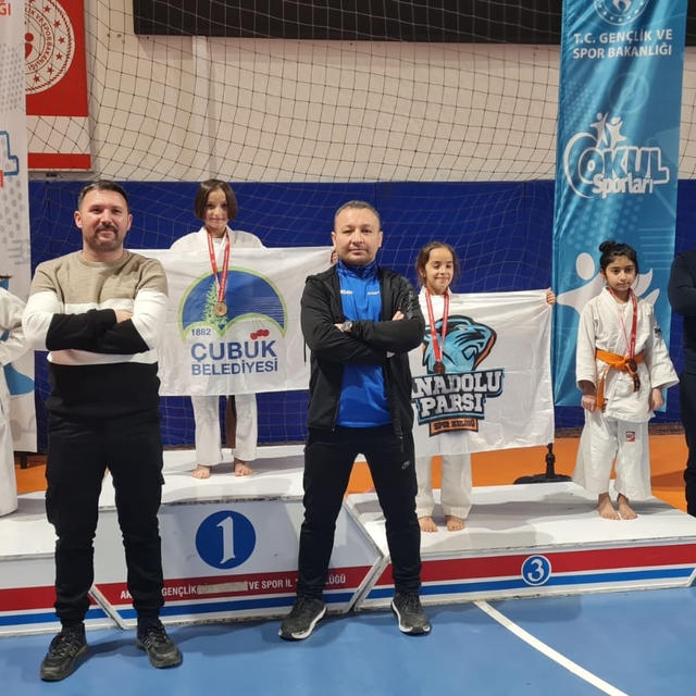 Çubuklu judoculardan 14 madalya